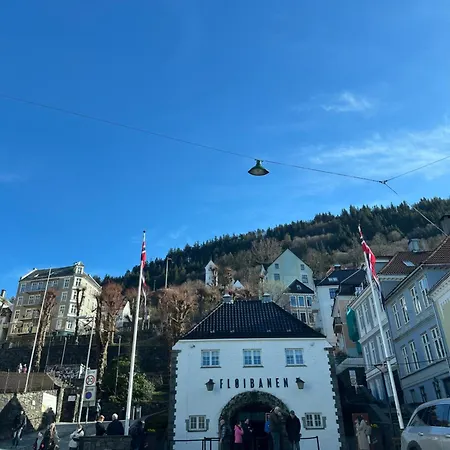 Charming Near Bryggen Apartment *